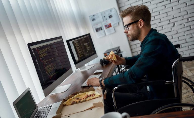 Finding The Best Home Office Desk For Multiple Monitors
