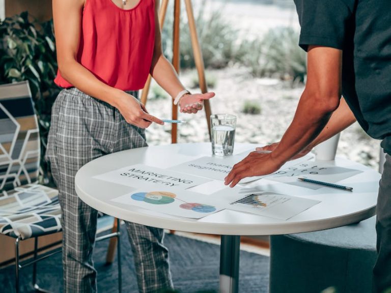 Difference Between Serviced Office and Coworking - Serviced Office vs. Coworking Spaces