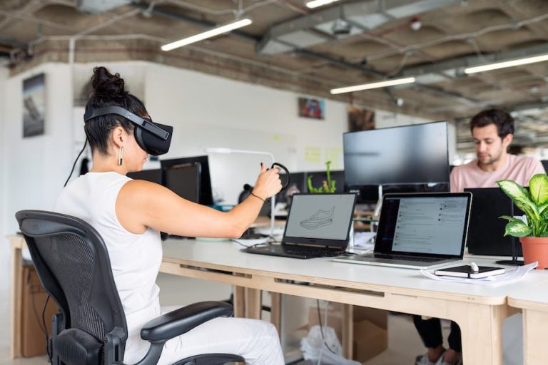 Virtual Reality Meets Tropical Reality: The Rise of the Virtual Office in Honolulu